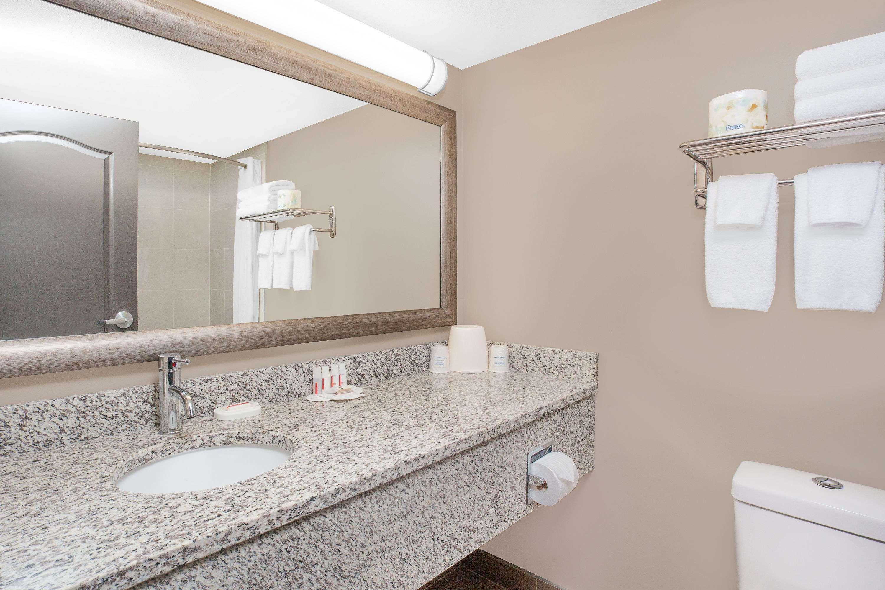 Super 8 By Wyndham Athabasca Ab Hotel Buitenkant foto